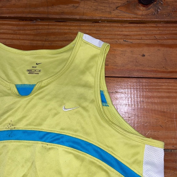 (570) NIKE TANK - Picture 3 of 8